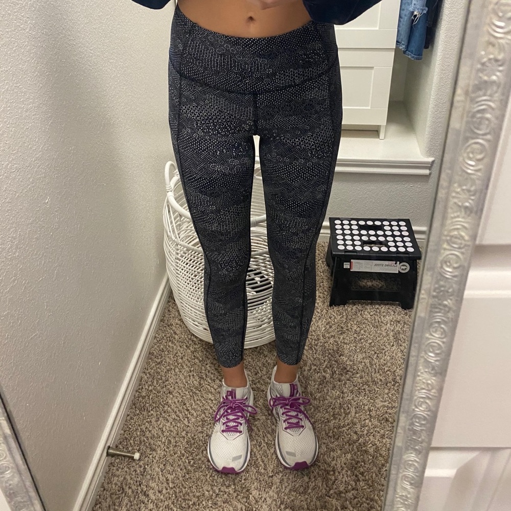 Lulu lemon size 6 leggings